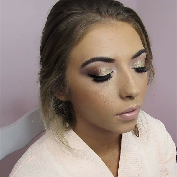 Carly Pro Makeup Artist €240