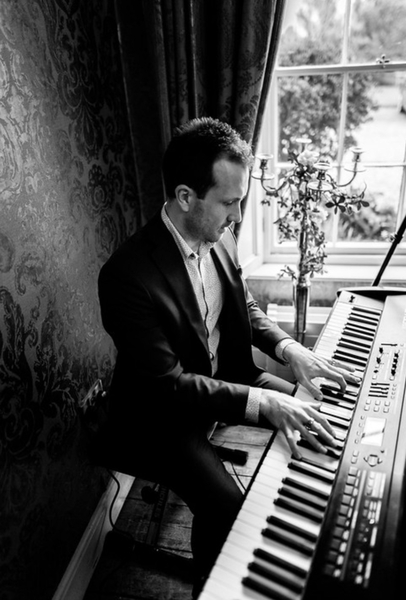 Joe Kenny Wedding Pianist €300