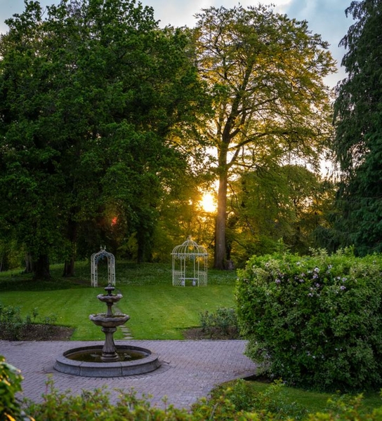Castle Oaks House Hotel €49