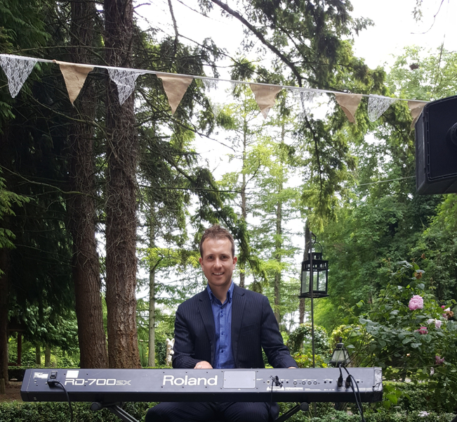 Joe Kenny Wedding Pianist €300