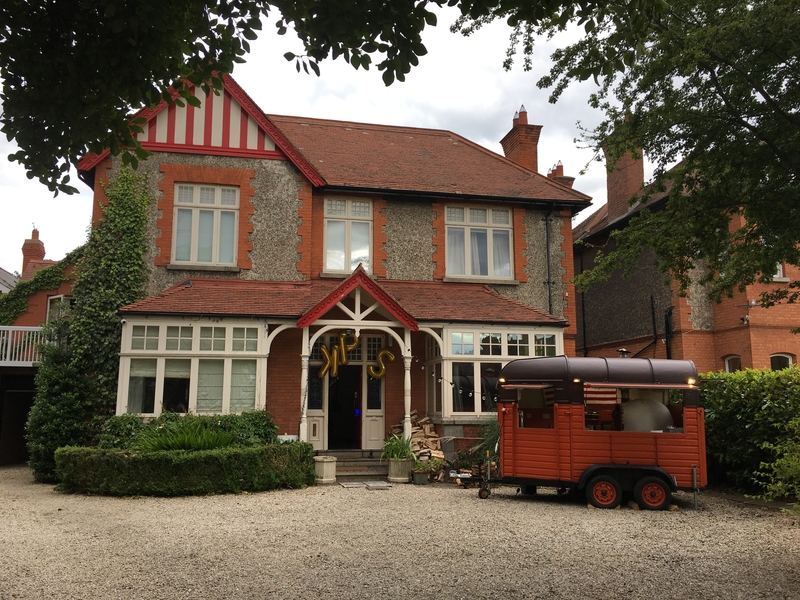 Brownstone Pizza - Mobile Wood Fired Pizza €600