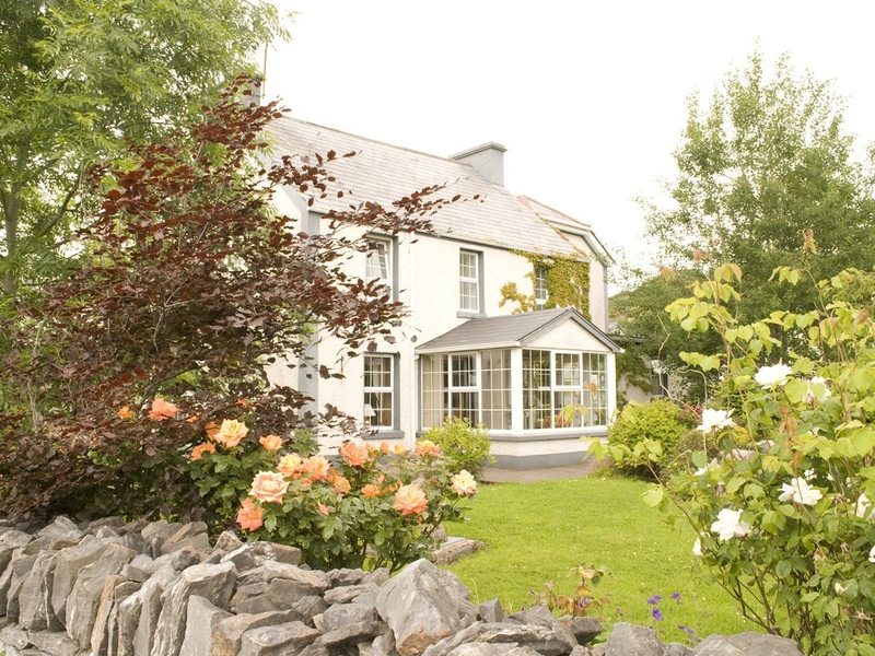Lake House Hotel €45