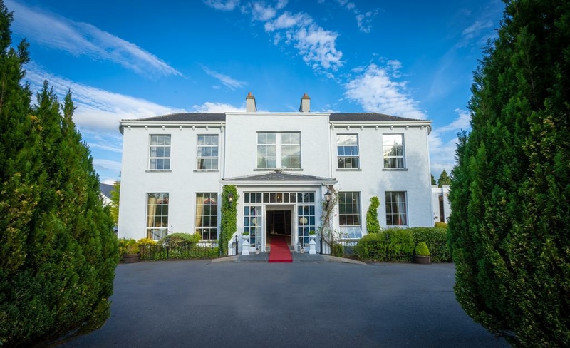 Castle Oaks House Hotel €49