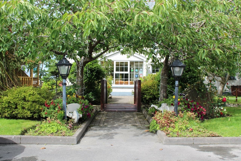 Lake House Hotel €45