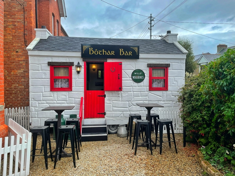Bóthar Bar - Traditional Irish Pub on Wheels! €595